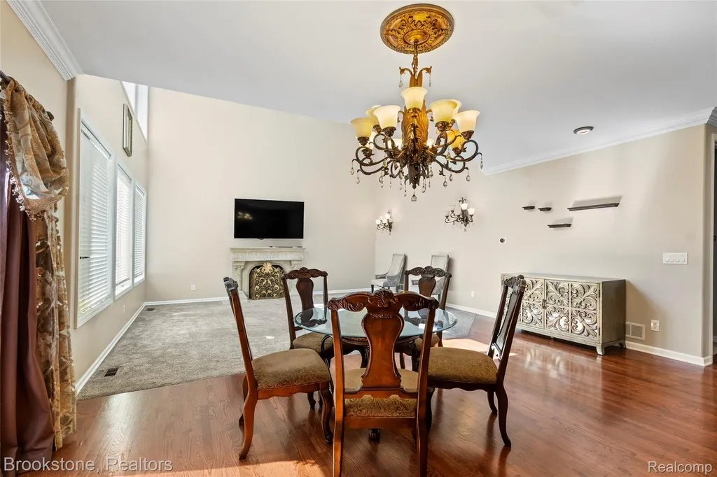 2115 Aldwin Drive West Bloomfield Charter Township MI 48324