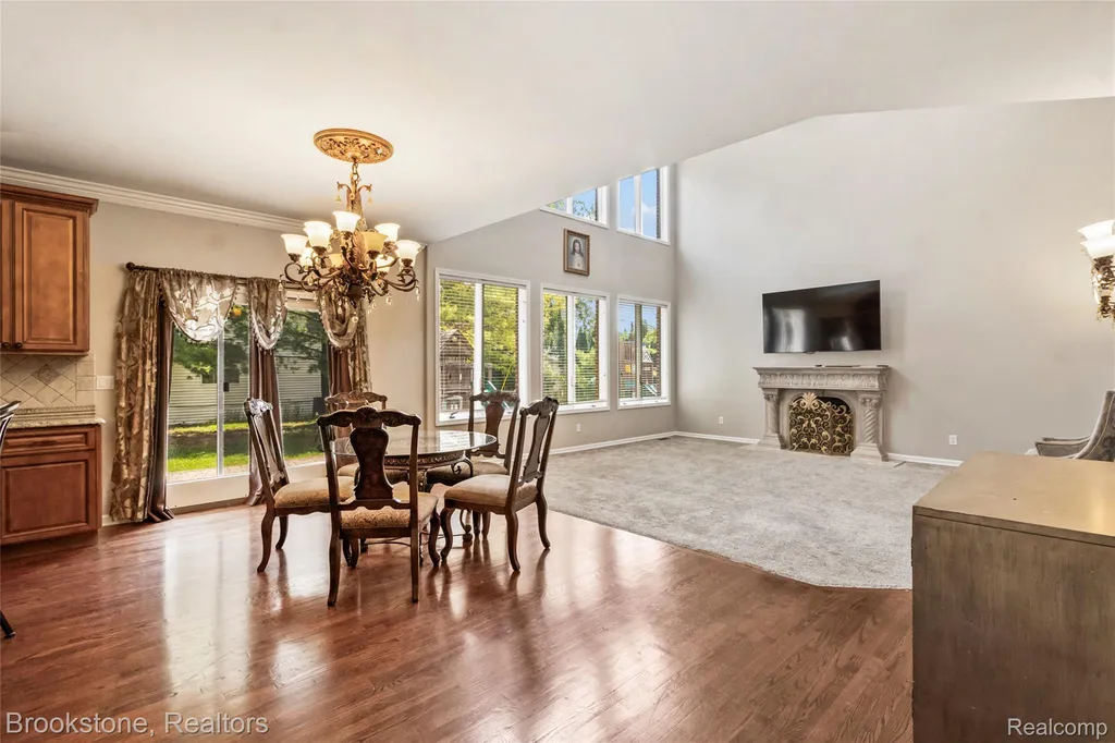 2115 Aldwin Drive West Bloomfield Charter Township MI 48324