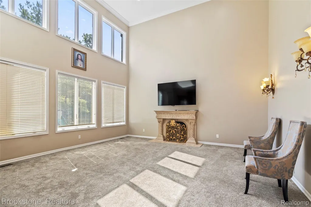 2115 Aldwin Drive West Bloomfield Charter Township MI 48324