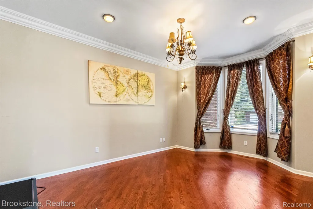2115 Aldwin Drive West Bloomfield Charter Township MI 48324
