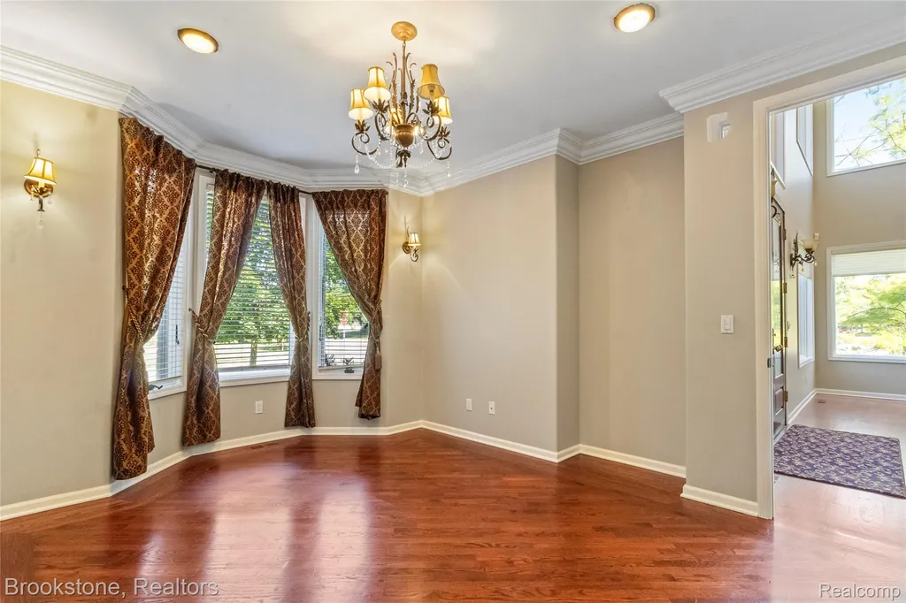 2115 Aldwin Drive West Bloomfield Charter Township MI 48324