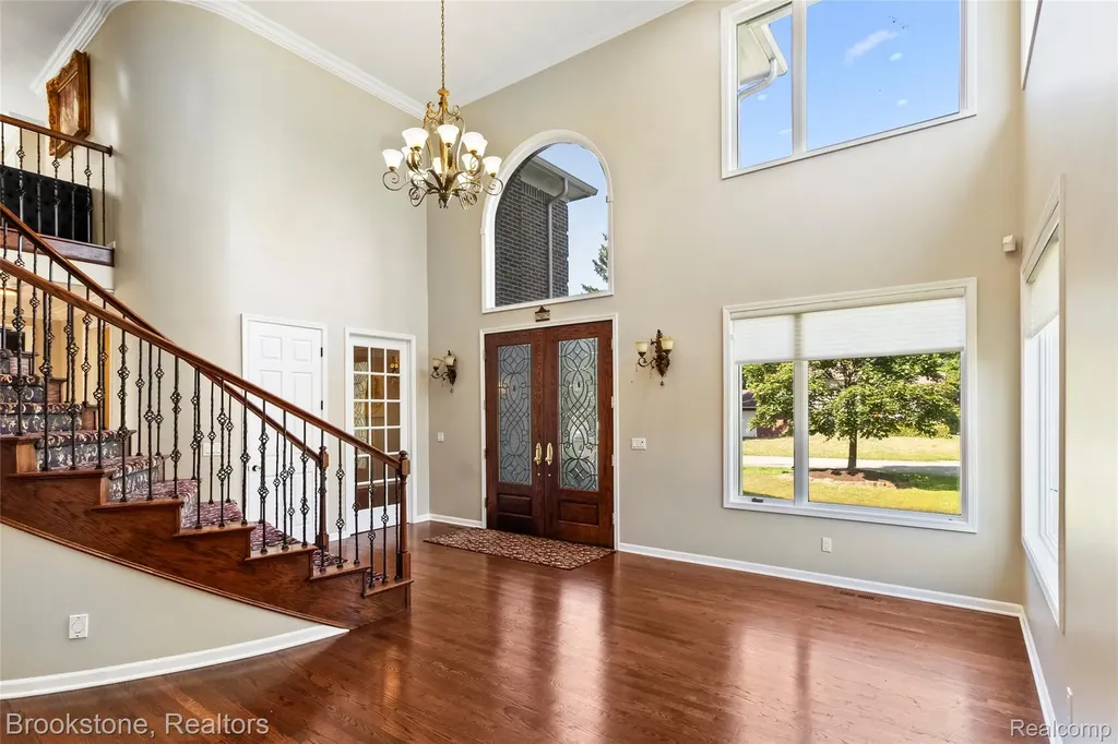 2115 Aldwin Drive West Bloomfield Charter Township MI 48324