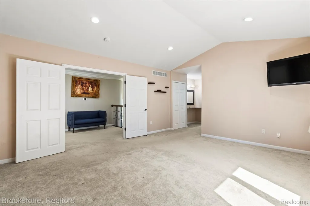 2115 Aldwin Drive West Bloomfield Charter Township MI 48324