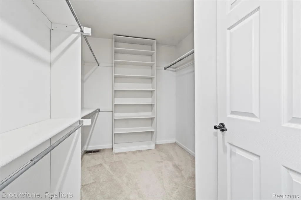 2115 Aldwin Drive West Bloomfield Charter Township MI 48324