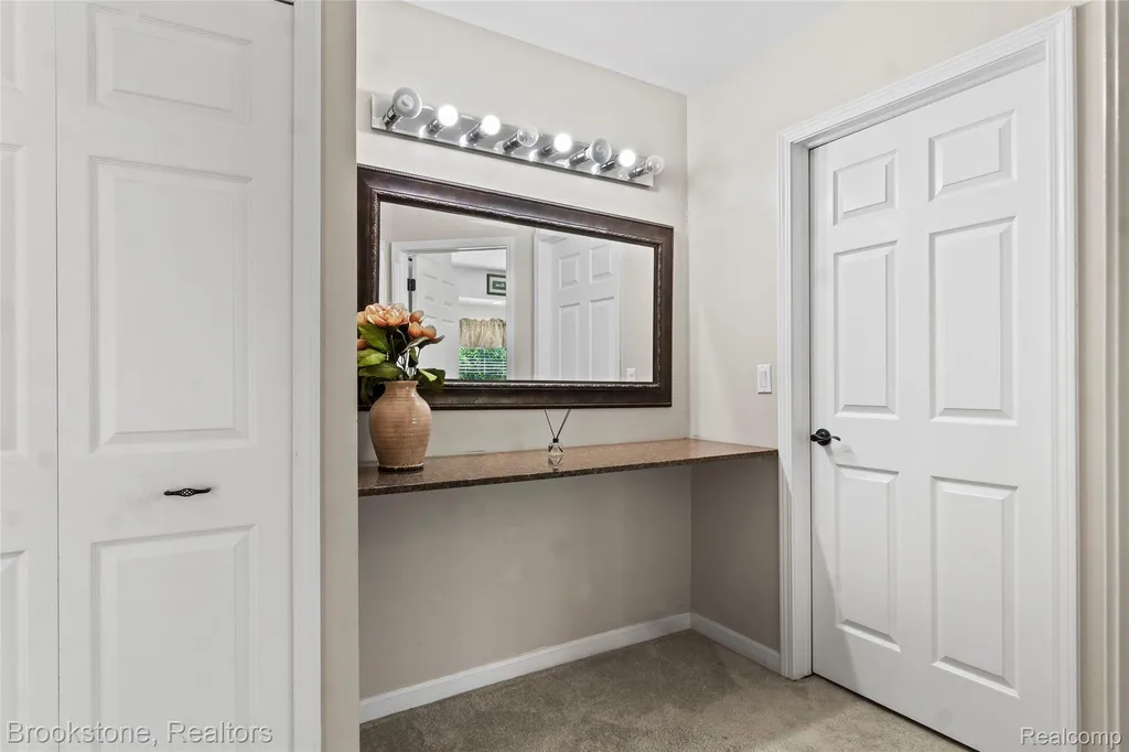 2115 Aldwin Drive West Bloomfield Charter Township MI 48324