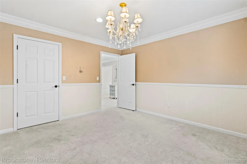 2115 Aldwin Drive West Bloomfield Charter Township MI 48324