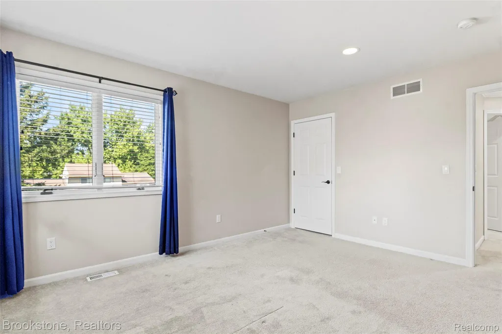 2115 Aldwin Drive West Bloomfield Charter Township MI 48324