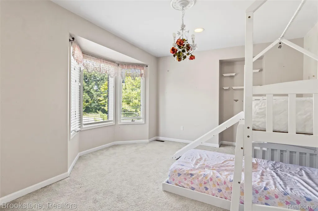 2115 Aldwin Drive West Bloomfield Charter Township MI 48324