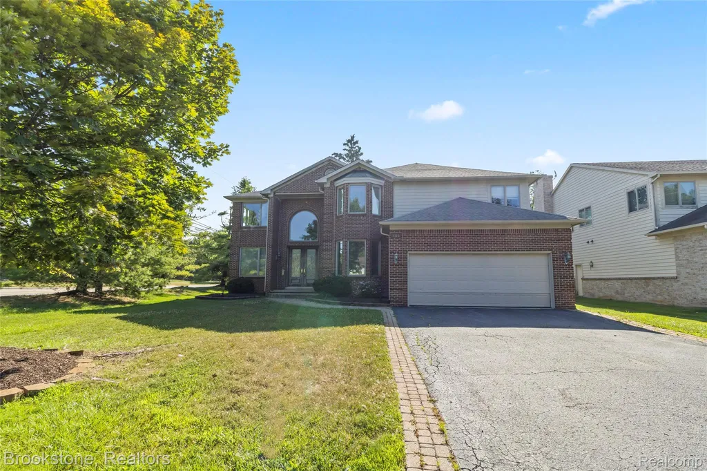 2115 Aldwin Drive West Bloomfield Charter Township MI 48324