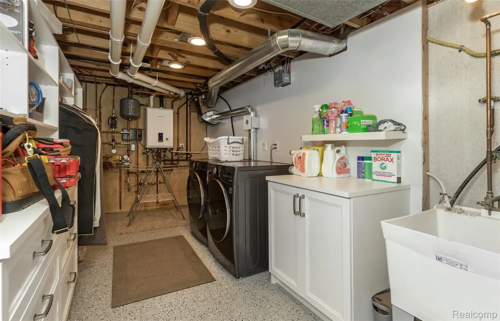 366 W Brown Street Birmingham City MI 48009