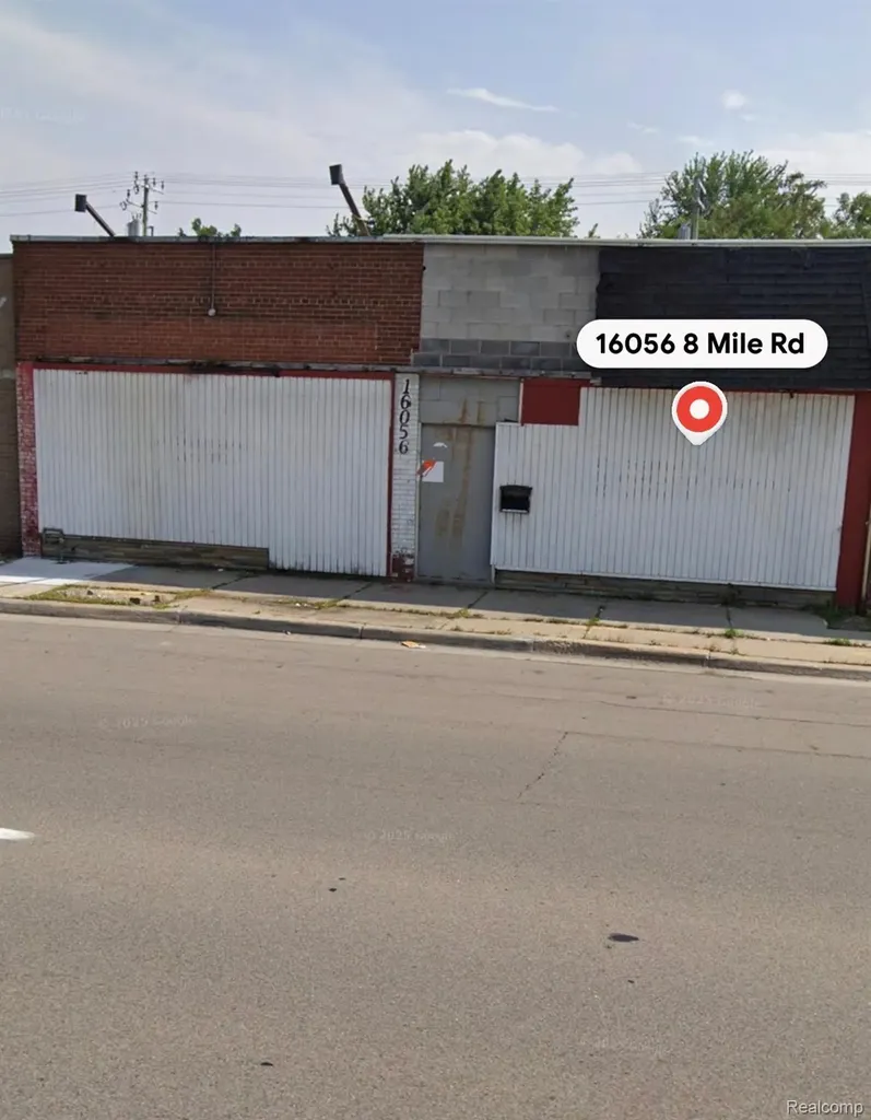 16056 E 8 Mile Road Detroit City MI 48205