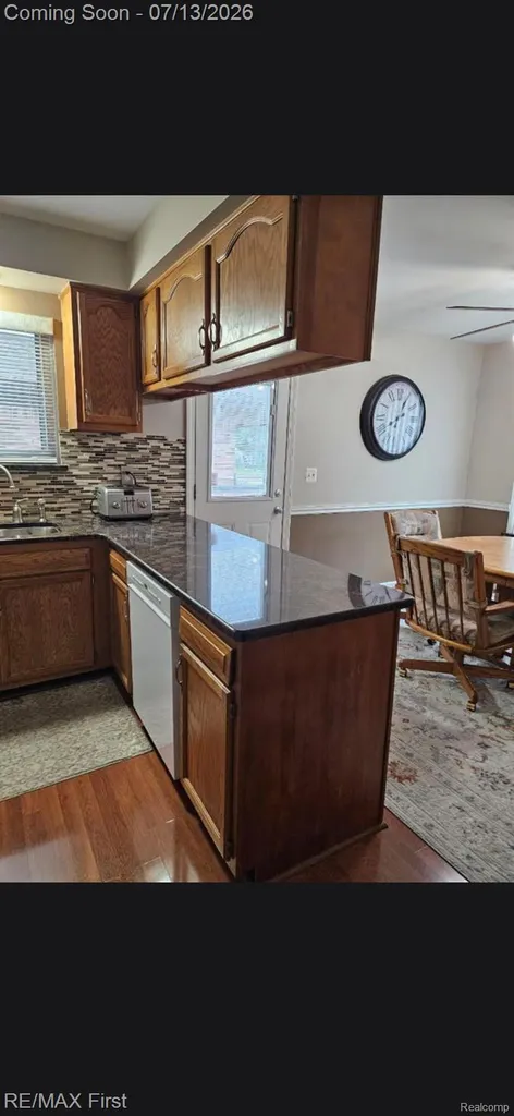27771 Lorenz Street Madison Heights City MI 48071