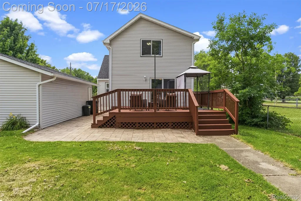 2496 Stockbridge Street Burton City MI 48509