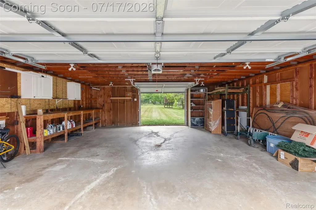 2496 Stockbridge Street Burton City MI 48509
