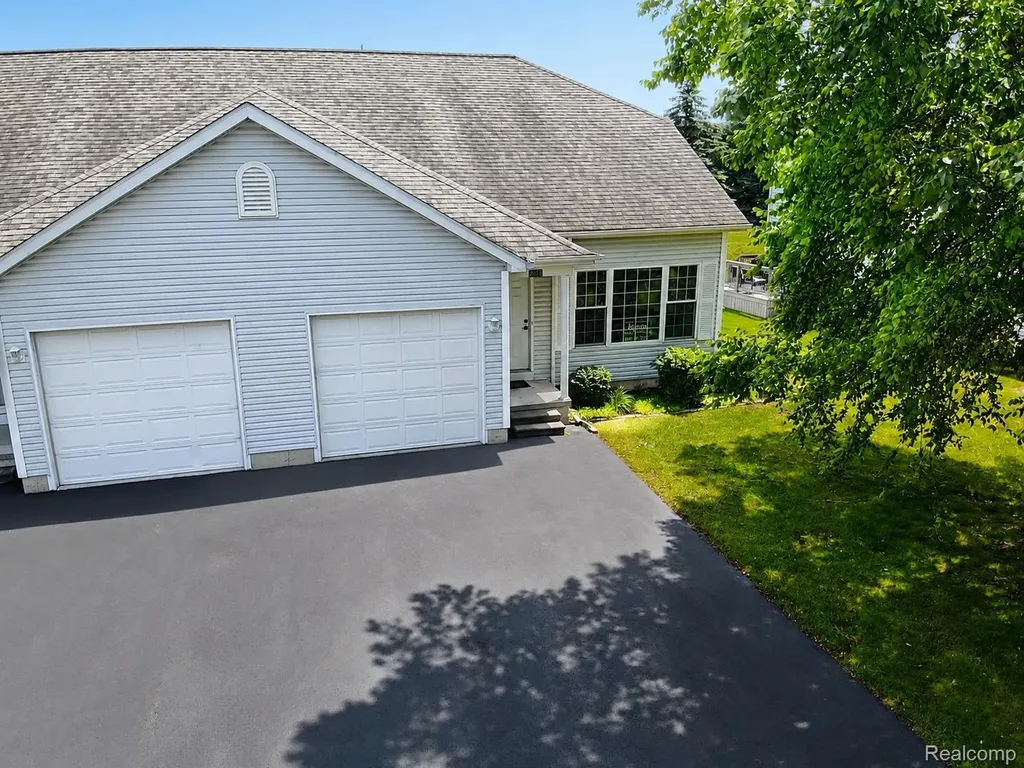 2015 Pauls Court Marysville City MI 48040