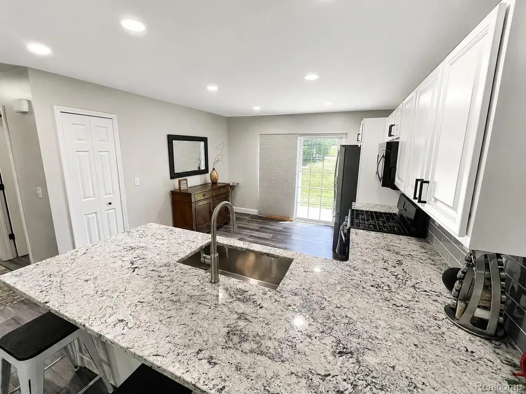 2015 Pauls Court Marysville City MI 48040