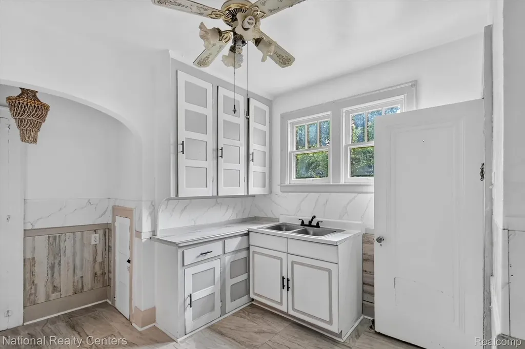 12668 Stoepel Detroit City MI 48221