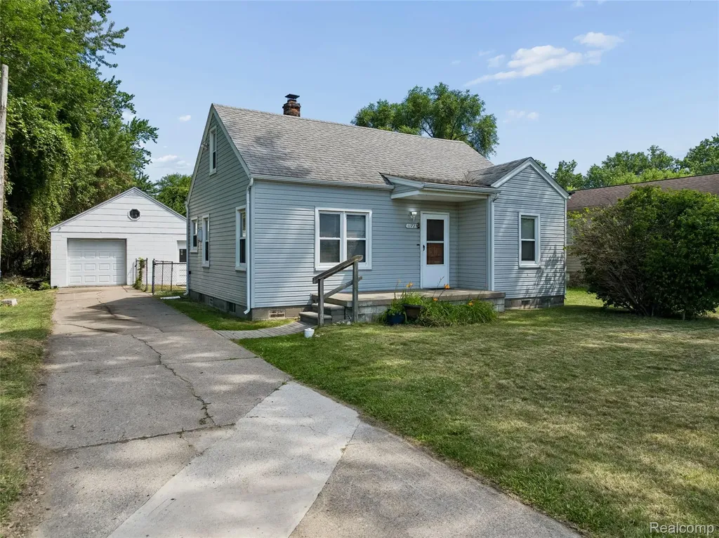 11725 Republic Avenue Warren City MI 48089