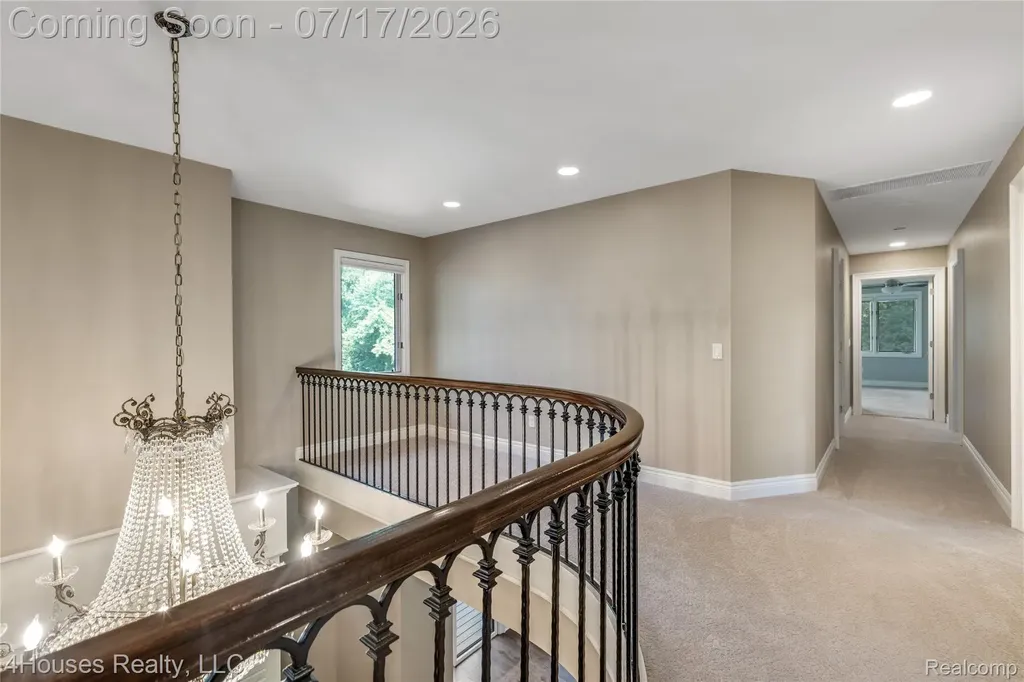 5717 Sussex Drive Troy City MI 48098