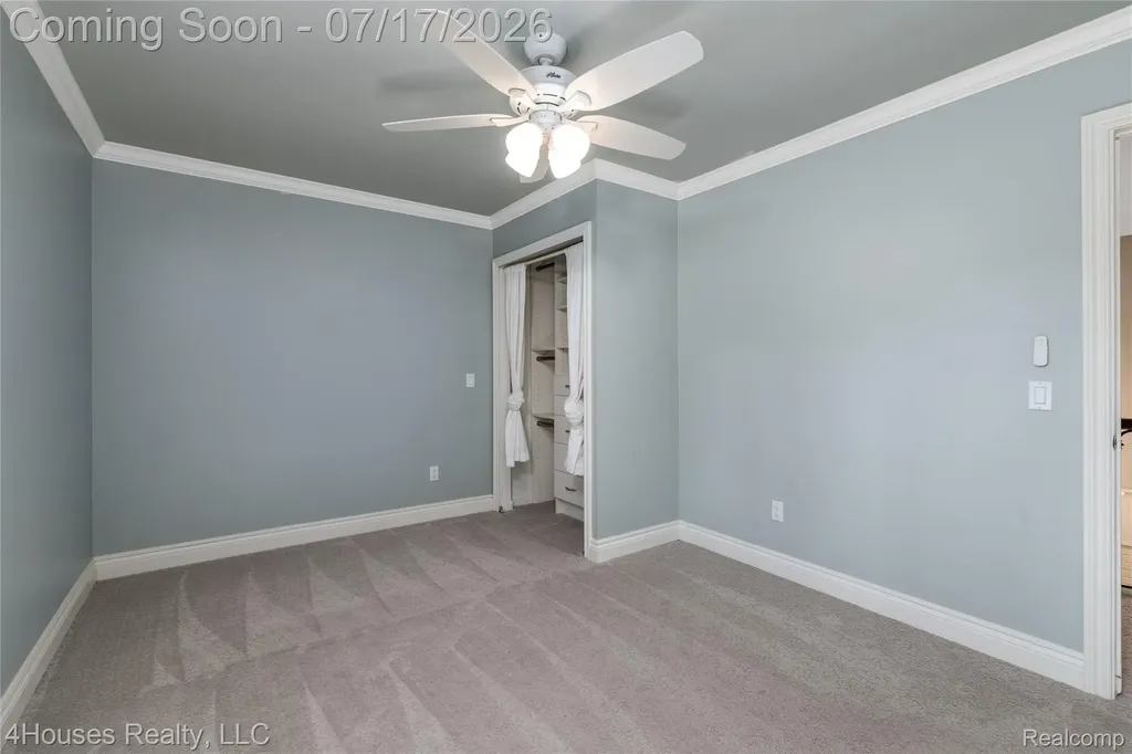 5717 Sussex Drive Troy City MI 48098
