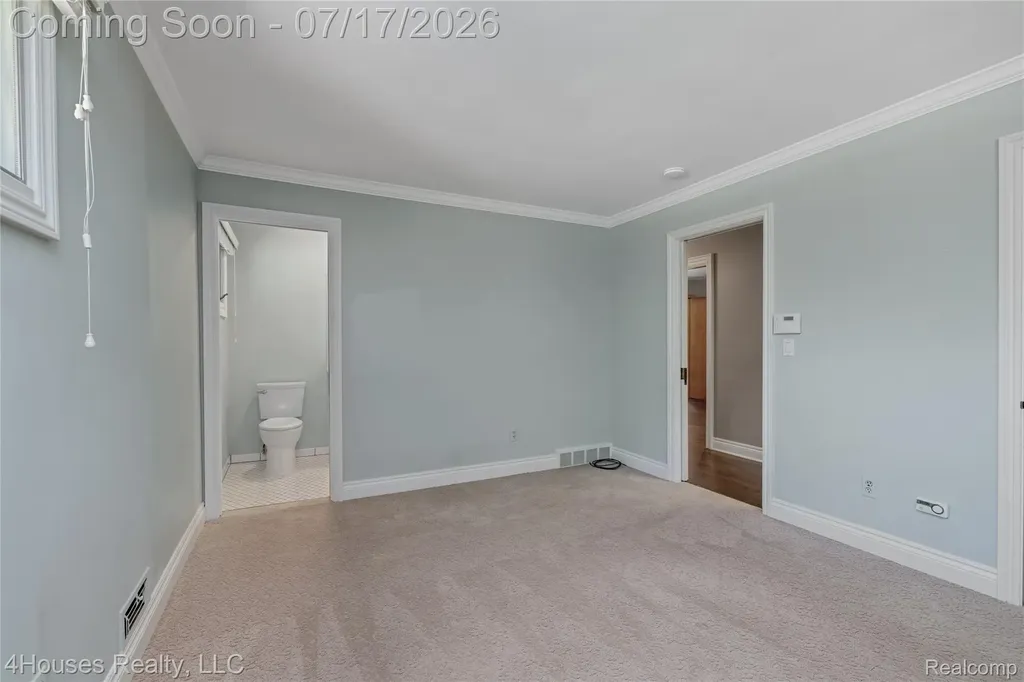 5717 Sussex Drive Troy City MI 48098