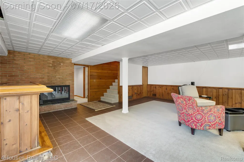 5717 Sussex Drive Troy City MI 48098