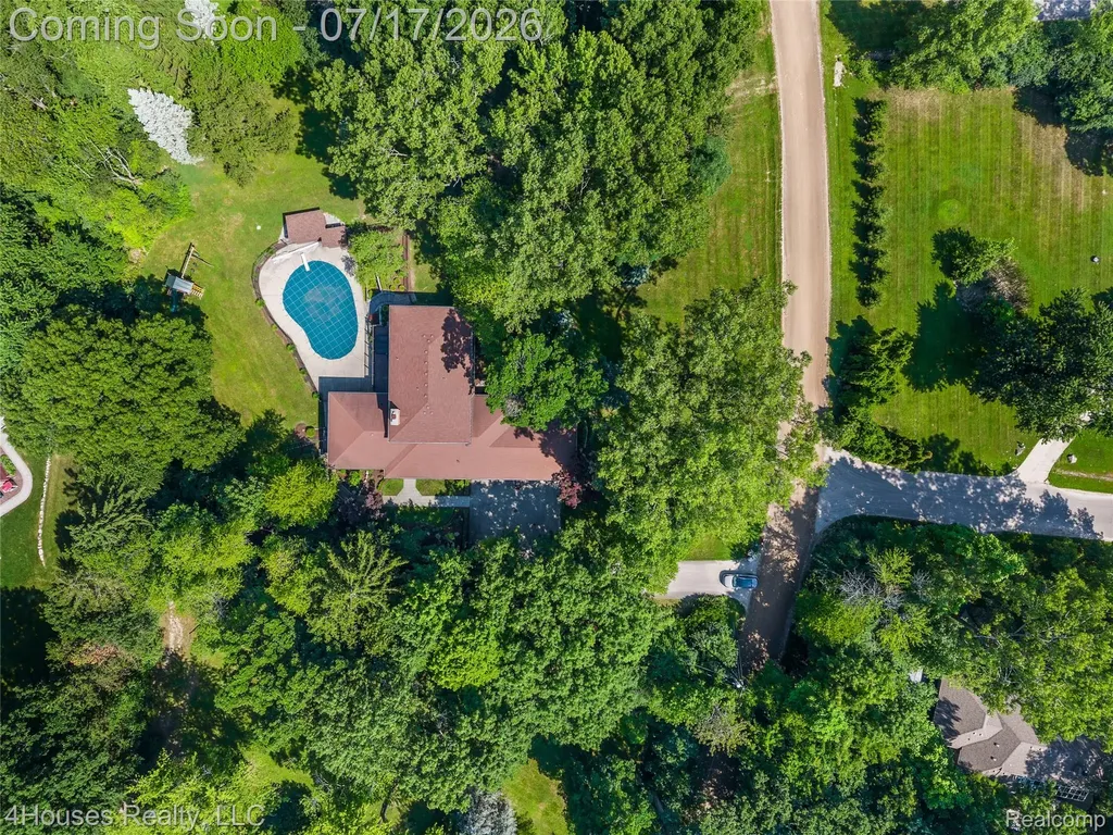 5717 Sussex Drive Troy City MI 48098