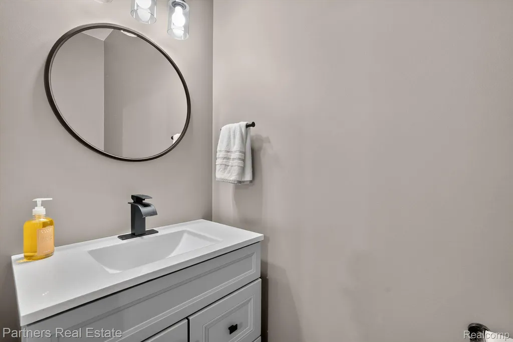 1617 Red Hickory Court Howell Township MI 48855
