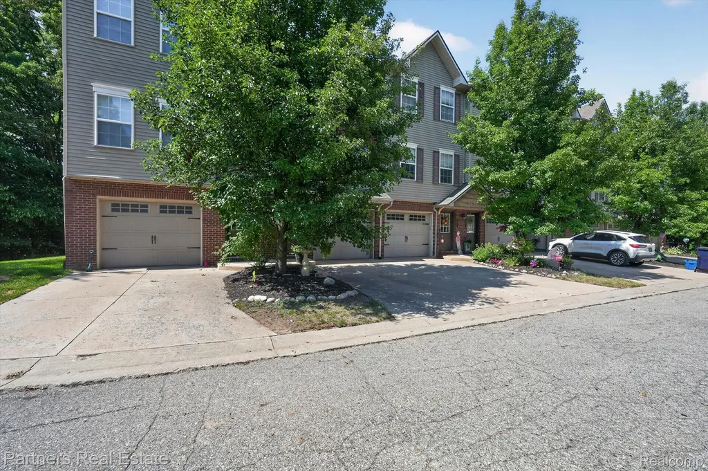 1617 Red Hickory Court Howell Township MI 48855