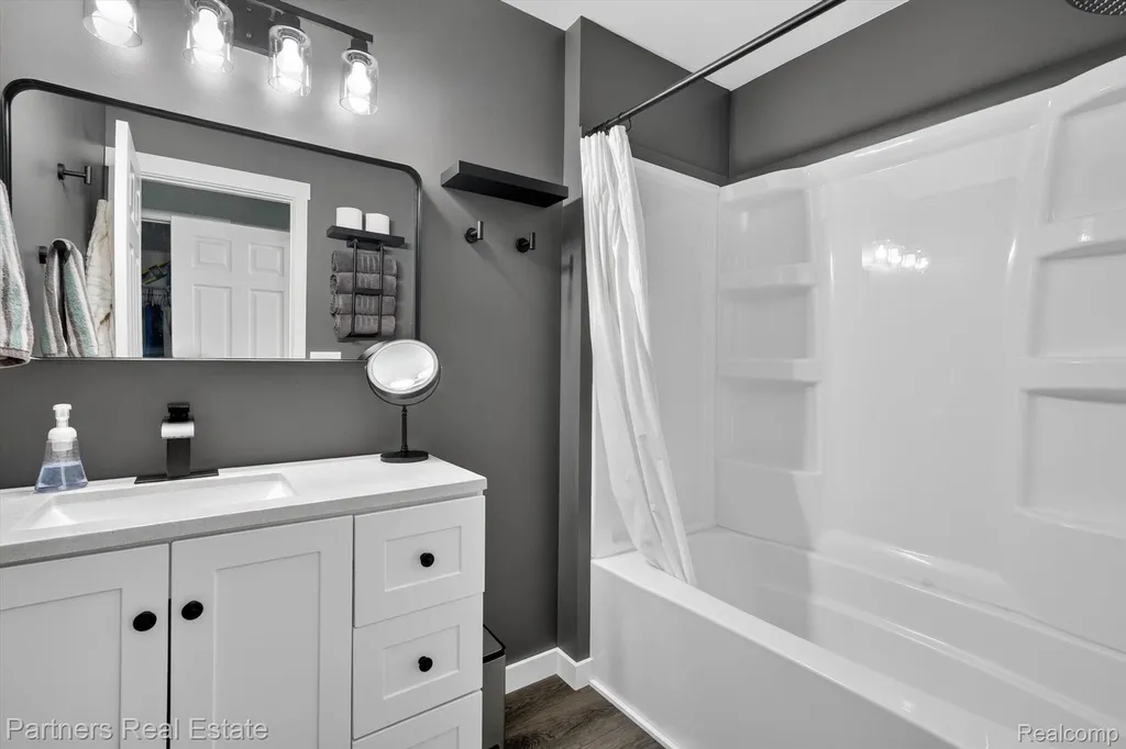 1617 Red Hickory Court Howell Township MI 48855