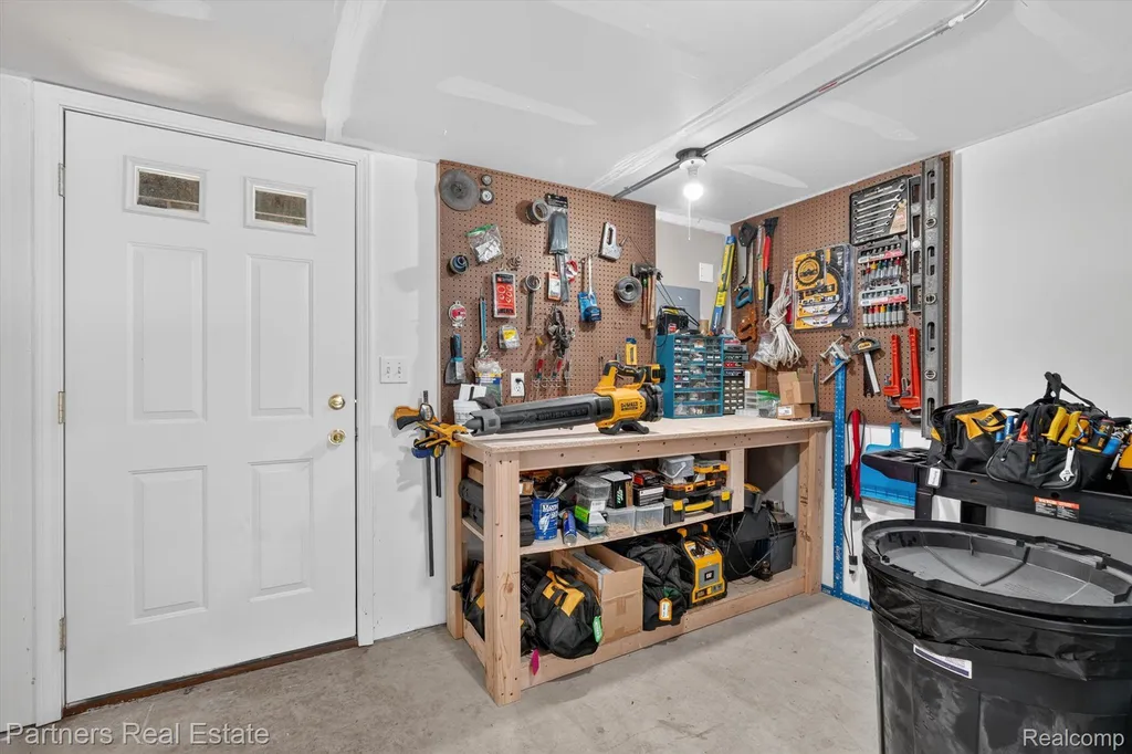 1617 Red Hickory Court Howell Township MI 48855