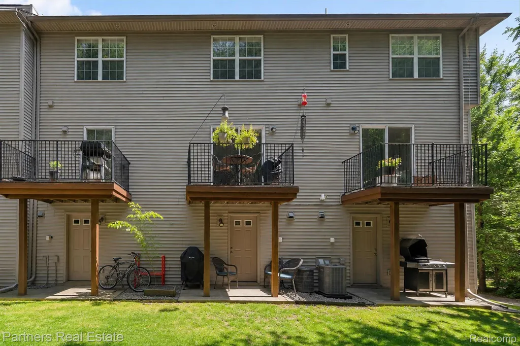 1617 Red Hickory Court Howell Township MI 48855
