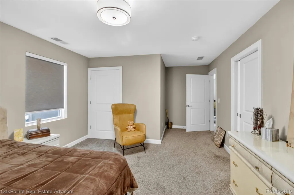 26640 Orchard Lake Road Farmington Hills City MI 48334