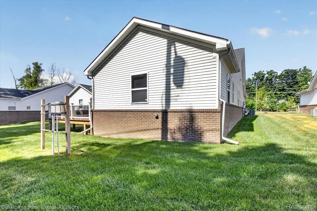 26640 Orchard Lake Road Farmington Hills City MI 48334