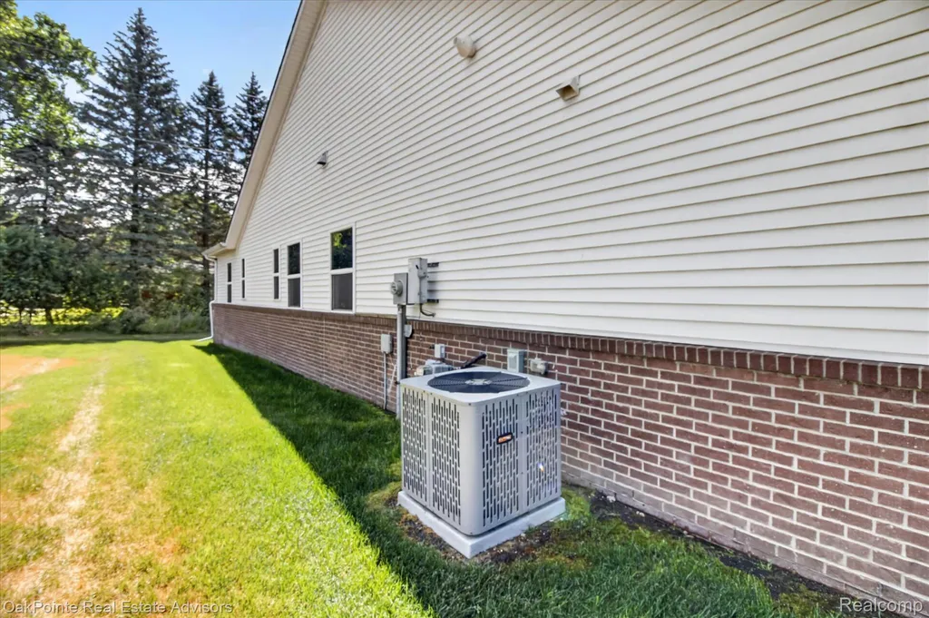 26640 Orchard Lake Road Farmington Hills City MI 48334