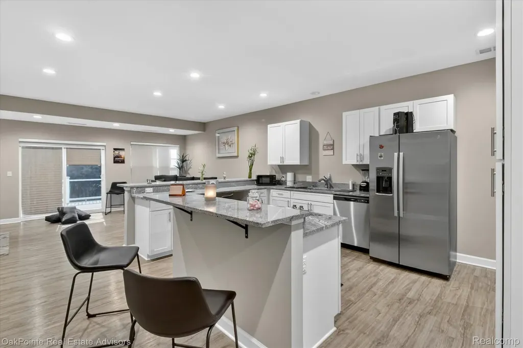 26640 Orchard Lake Road Farmington Hills City MI 48334