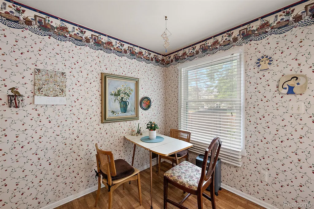 930 Little Hill Court Rochester Hills City MI 48307