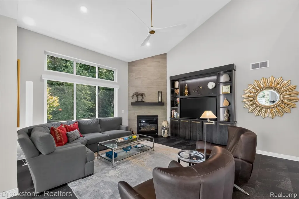 2167 Sanctuary Court Rochester Hills City MI 48309