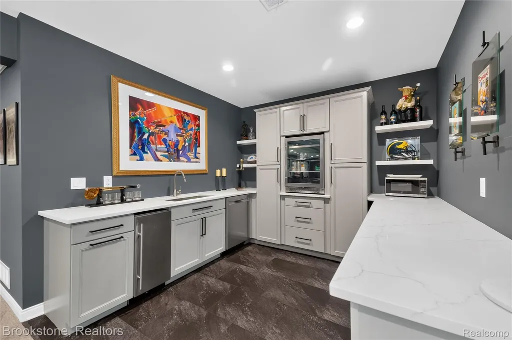 2167 Sanctuary Court Rochester Hills City MI 48309