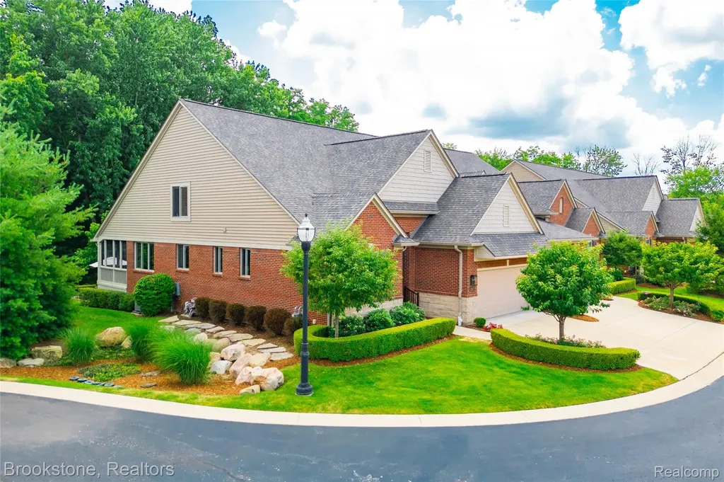 2167 Sanctuary Court Rochester Hills City MI 48309