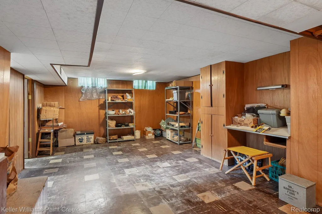 5110 Lyons Circle S Warren City MI 48092