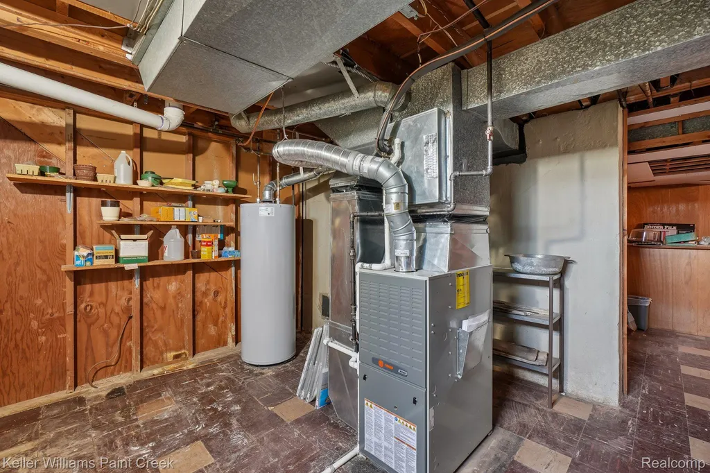 5110 Lyons Circle S Warren City MI 48092