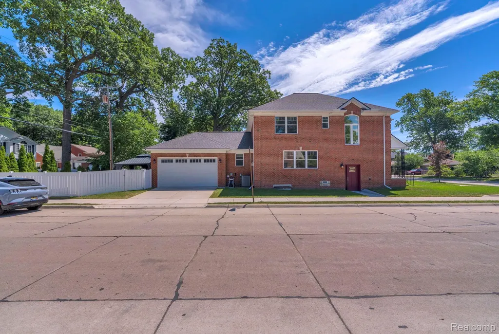 23550 Wilson Avenue Dearborn City MI 48128