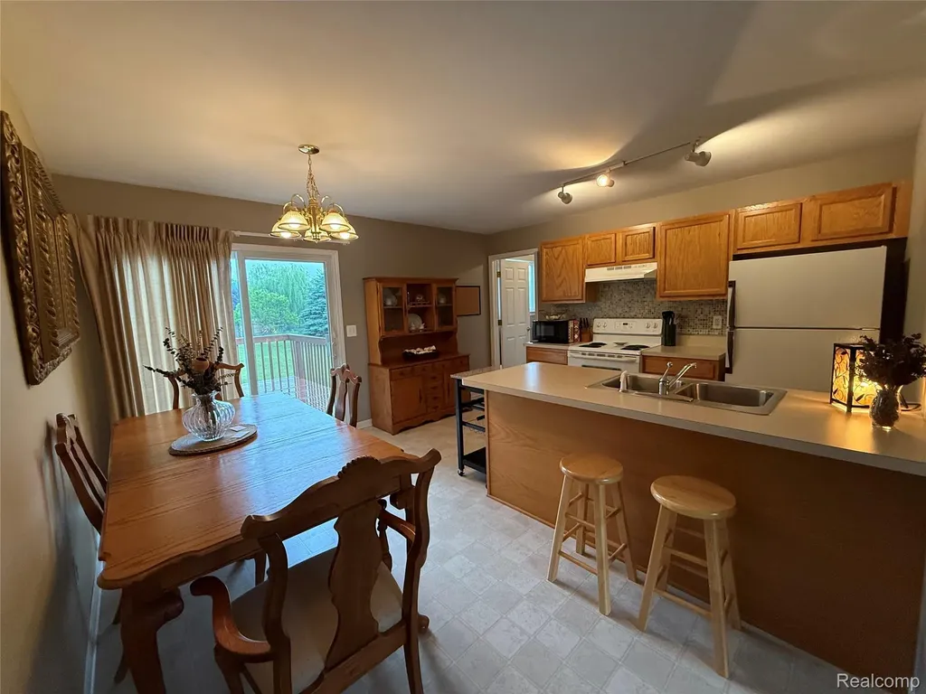 488 Windy Bluff Flushing City MI 48433