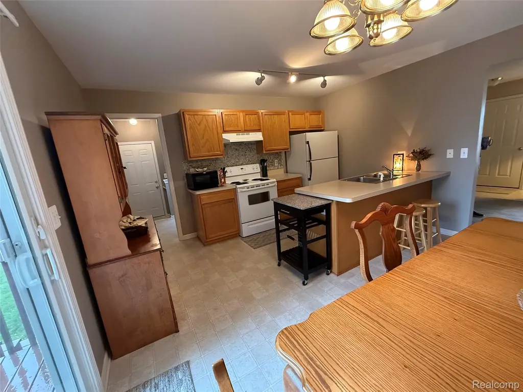 488 Windy Bluff Flushing City MI 48433