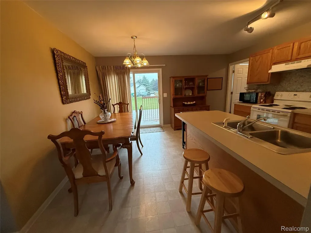 488 Windy Bluff Flushing City MI 48433