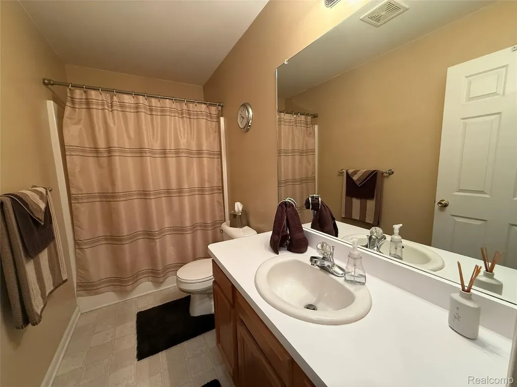 488 Windy Bluff Flushing City MI 48433