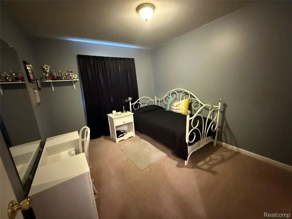 488 Windy Bluff Flushing City MI 48433