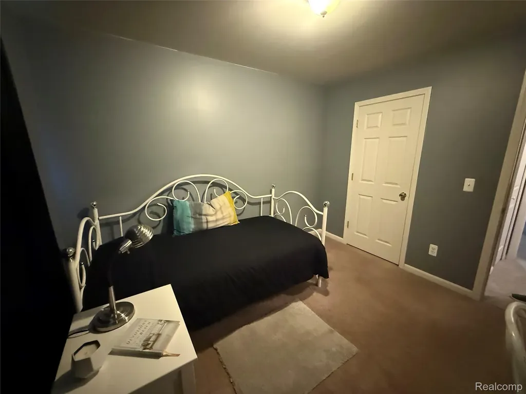 488 Windy Bluff Flushing City MI 48433