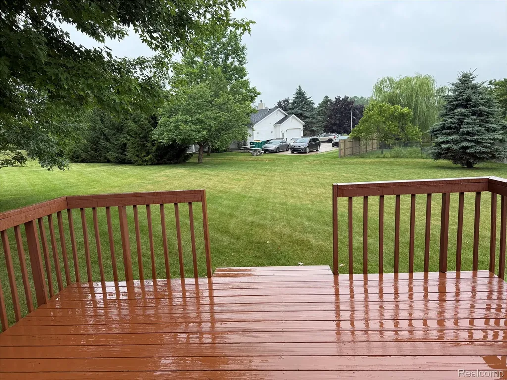 488 Windy Bluff Flushing City MI 48433